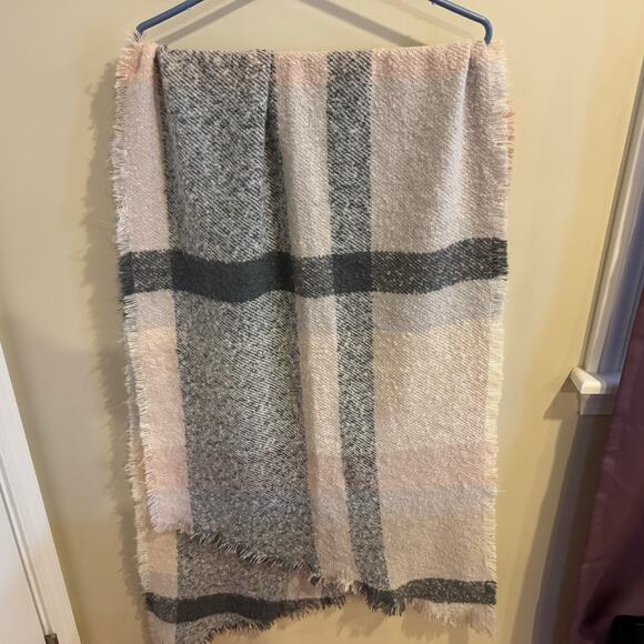 Express Winter Scarf Plaid Pattern - Picture 4 of 6